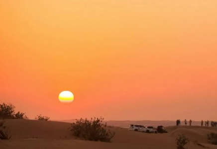 Абу-Дабидегі ауа температурасы шамамен 51 градусқа жетті