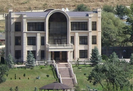 Қырғызстанда экс-президенттердің үйінде балаларға арналған оңалту орталығы ашылады