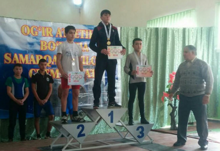 Ауыр атлеттеріміз Өзбекстаннан жүлдемен оралды