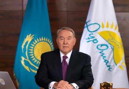 Назарбаев Қазақстан халқын Отан қорғаушы күнімен құттықтады