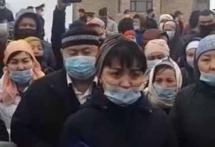 ШЫМКЕНТ: Алтын Төбе ауылының тұрғындары наразылыққа шықты