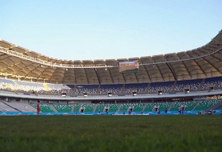 Өзбекстандық талапкерлер емтиханды ашық стадионда тапсырады  