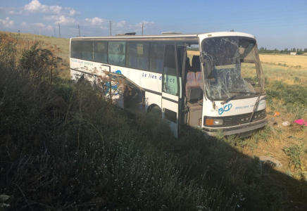Алматы облысында оқушылар мінген автобус жол апатына ұшырады