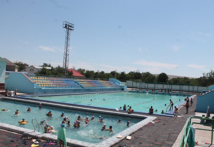 ТҮРКІСТАН: Кентауда олимпиадалық стандарттарға сай бассейн бар