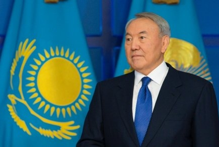 Назарбаев қазақстандықтарды Жеңіс күнімен құттықтады 