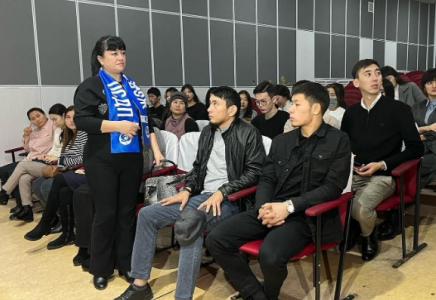 Нурлан Ауесбаев провел встречу с избирателями в Уральске