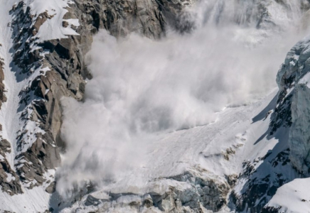 Тибет тауларында қар көшкіні салдарынан екі альпинист қаза тапты