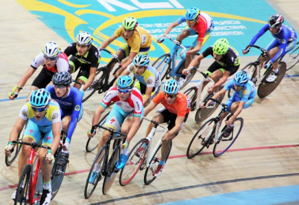 Тректегі велоспорттан Азия чемпионаты: Жасөспірімдер екі алтын жеңіп алды