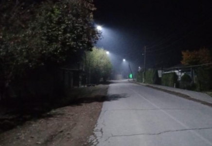 ТҮРКІСТАН: Сарыағаштағы ауыл көшелеріне диодты жарықшамдар орнатылып жатыр