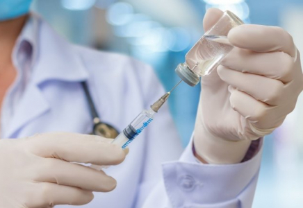 ​Атырауда тоғыз күнде 900-ге жуық медицина қызметкері вакцина алды