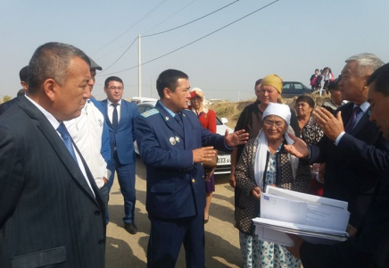 Түркістандық әкім халықтың мәселесін бірінші кезекте шешуді тапсырды