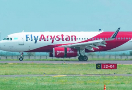 FlyArystan ұшағы құстармен соқтығысты: рейс кешігіп жатыр