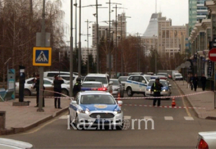 Астанада полицейлер «Нұрсая» тұрғын үй кешенін қоршауға алды 