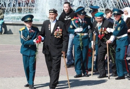 Жеңіске 75 жыл: Елордалық ардагерлер Мәскеудегі әскери парадқа қатысады