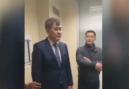 ​Е.Біртанов түнде Астанадағы балалар ауруханасын тексеруге барды