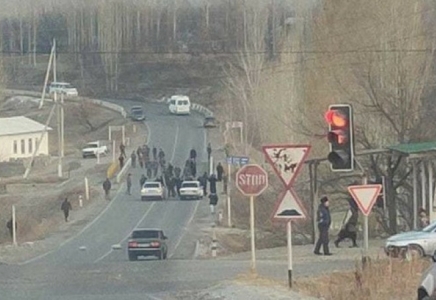 Қырғызстан мен Тәжікстан шекарасында әскерилер атысты (видео)