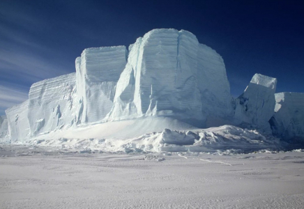 Антарктидадан 315 млрд тонналық мұзтау бөлініп шықты  