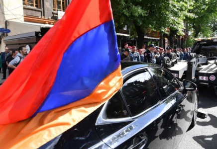 Ереванда полиция оппозициялық митингке қатысқандарды ұстай бастады
