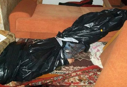 «Басы мен аяғы пакетпен оралған»: Шымкентте ер адамды өз үйінде өлтіріп кеткен