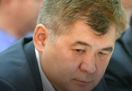 Біртанов өзіне қарсы ақпараттық шабуылдың артында кімдер тұрғанын болжады