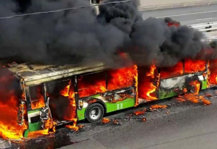 ​В ВКО загорелся автобус с пассажирами