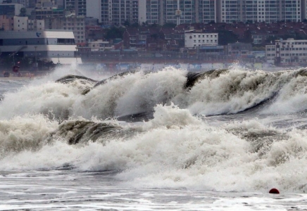 Оңтүстік Кореяда сұрапыл тайфун кесірінен жүзден астам рейс тоқтатылды  