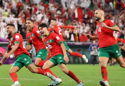 Марокко футболшылары чемпионаттағы сыйақыларын кедей отбасыларға үлестіреді