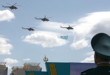 Бір әскери парад өткізуге шамамен 4 млрд теңге кетеді – Қорғаныс министрі