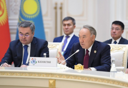 Назарбаев Орта Азия Президенттерін Түркістанға шақырды