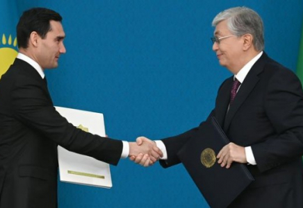 Түрікменстан Президентінің Қазақстанға сапары аясында 14 екіжақты құжатқа қол қойылды