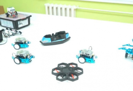 ​Атырауда мектеп оқушылары робот, дрон ​ құрастырып шығарып жатыр