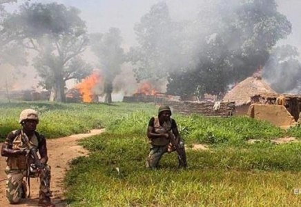 Нигерде әскери базаға оқ атылды: 90-ға жуық адам қаза тапты