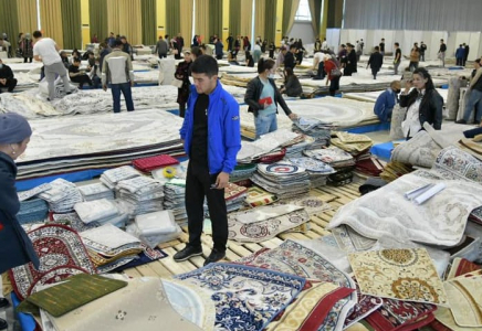 В Шымкенте проходит ковровая ярмарка «Dala kilemderi»