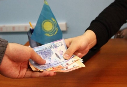 Алматы облысында аттестатты 200 мыңға сатқан мектеп директоры ұсталды