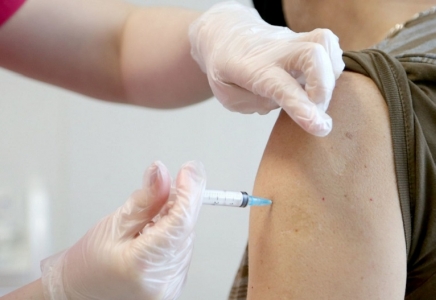 Вакцинаны толық алған 964 адам коронавирусты қайта жұқтырған 