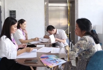 ШЫМКЕНТ: «TEN QOGAM» орталығында қызмет алушыларға 300-ге жуық кітап қоры ұсынылған