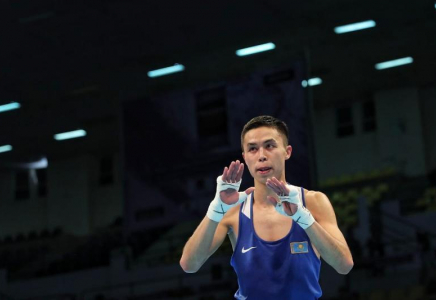 Бокстан әлем чемпионаты: Сәкен Бибосынов өзбек боксшысын жеңді