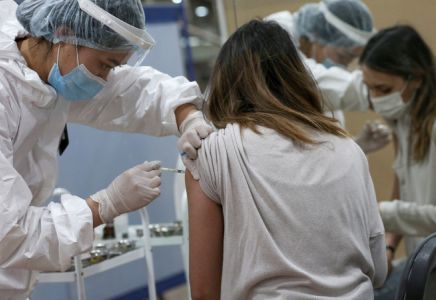 20 адамнан асатын барлық ұжым вакцина салдыруы керек - ДСМ