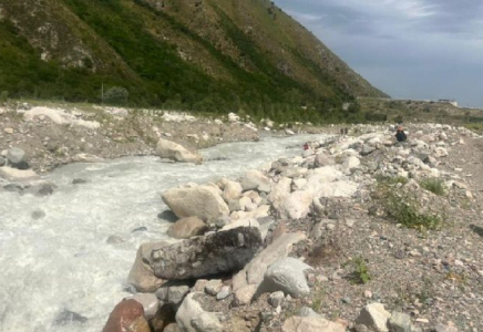 Алматы облысында альпинист әйел Талғар өзеніне ағып кетті