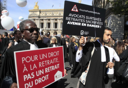 Францияда адвокаттар мен дәрігерлер ереуілге шықты  