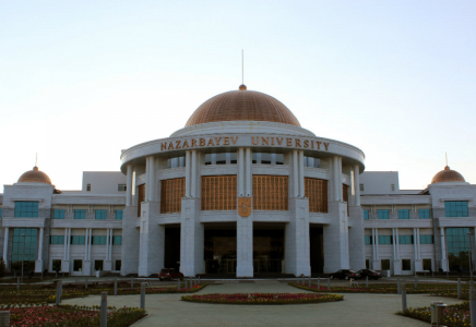 Назарбаев Университетінің профессоры қатерлі ісікке қарсы дәрі әзірлеп жатыр