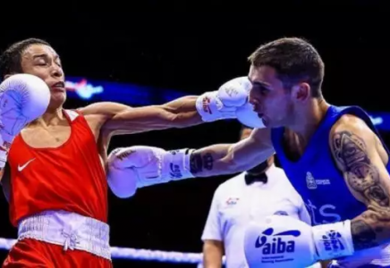 Теміртас Жүсіров өзбекстандық боксшыны жеңіп әлем чемпионатының жартылай финалына шықты
