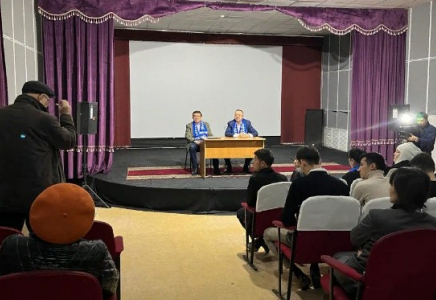 Нурлан Ауесбаев встретился с избирателями в городе Уральске
