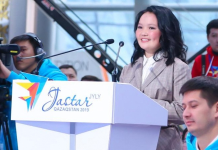 ​Күллі әлемге танылған Айшолпан алғаш рет Назарбаевпен кездесті