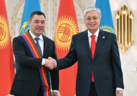 Тоқаев Қырғызстан Президенті Садыр Жапаровты "Достық" орденімен марапаттады
