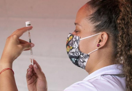 Коста-Рика алғашқы болып балаларға коронавирус вакцинасын егуді міндетті етті