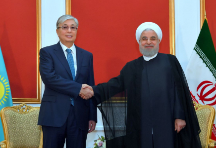 Қасым-Жомарт Тоқаев Иран Ислам Республикасының Президенті Хасан Руханимен кездесті