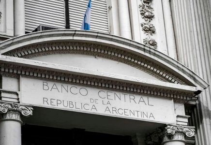 Аргентина билігі доллар сатып алуды бақылауға алды  