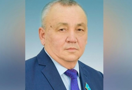 Мәжіліс депутаты Владимир Тохтахунов денсаулығына байланысты қызметінен бас тартты