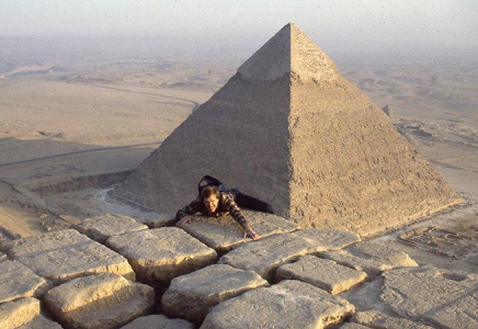 Мысыр пирамидаларын КІМ тонаған? 